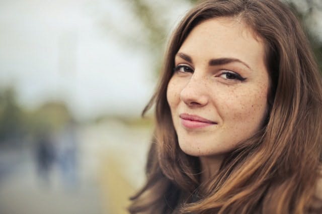 L'importance du sourire pour draguer une autre femme